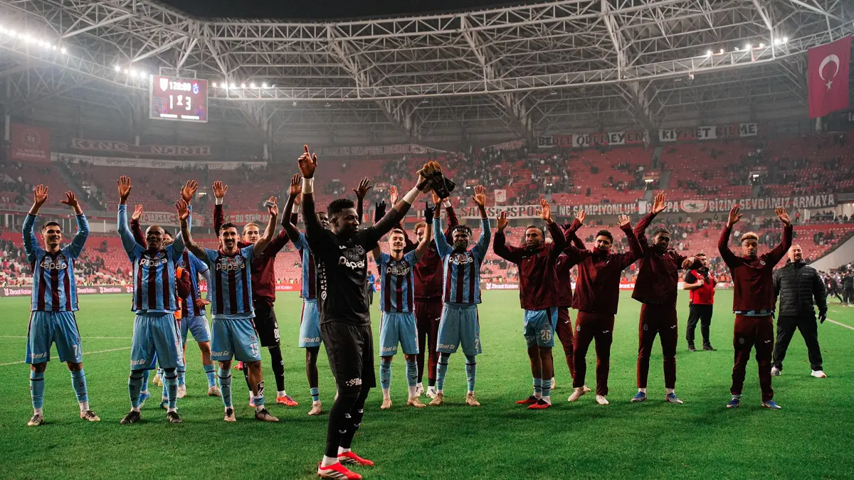 Trabzonspor melaju ke semifinal Piala Ziraat Turkiye 2026 usai menyingkirkan Samsunspor melalui drama adu penalti, Jumat (24/4/2026).(Twitter/@Trabzonspor)