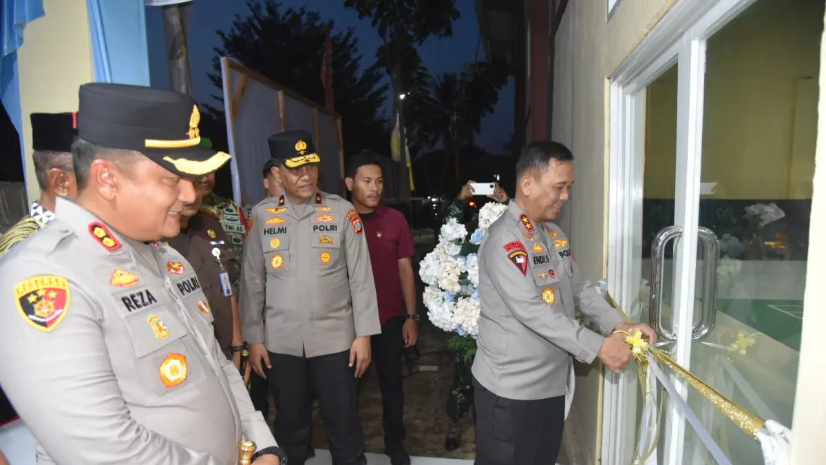MERESMIKAN: Kapolda Sulteng Irjen Pol Endi Sutendi meresmikan Gedung Olahraga Dhira Brata Polres Morut, Kamis (23/4/2026). (FOTO: ISTIMEWA/RADAR PALU)