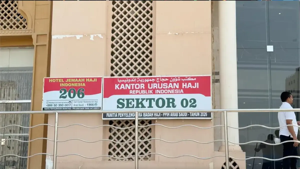 salah satu hotel jamaah haji Indonesia di Makkah diberi nomor 206. Nomor hotel ini penting untuk memudahkan petugas haji membantu jamaah yang lupa arah pulang atau terpisah dari rombongan. (Media Center Haji 2026)