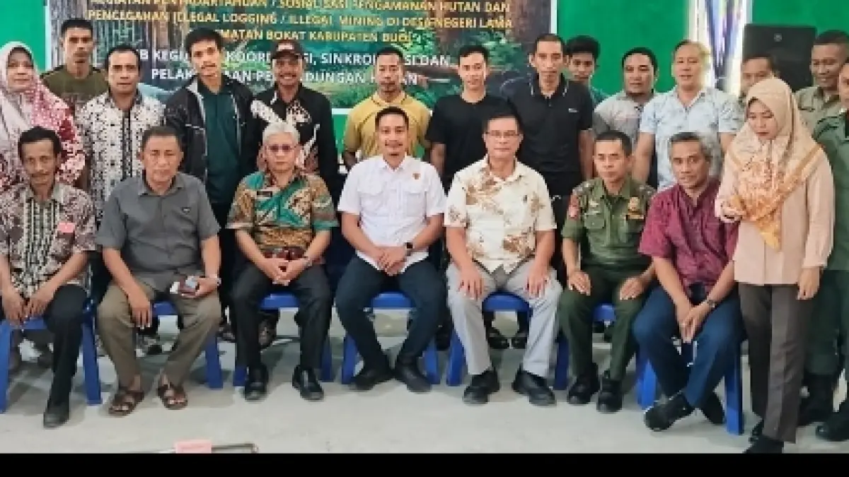 SOSIALISASI: Pimpinan KPH Pogogul Kabupaten Buol, Abram, bersama jajaran dan masyarakat saat melakukan sosialisasi, di Desa Negeri Lama, Kabupaten Buol, Kamis (23/4/2026).