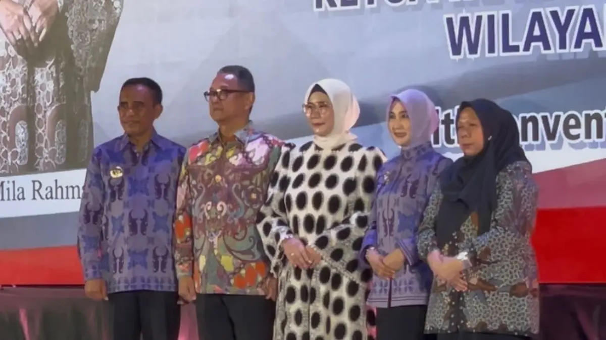 Suasana haru dan penuh keakraban mewarnai malam pengantar tugas Kajati Sulteng Nuzul Rahmad menuju jabatan baru di Kejaksaan Agung RI.