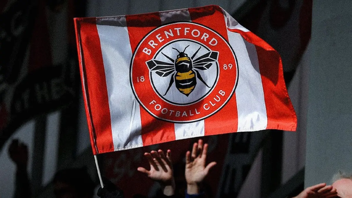 Brentford tidak diperkuat pemain kunci menghadapi Manchester United pada lanjutan Premier League di Old Trafford, Senin (27/4) malam waktu setempat.(Twitter/@BrentfordFC)