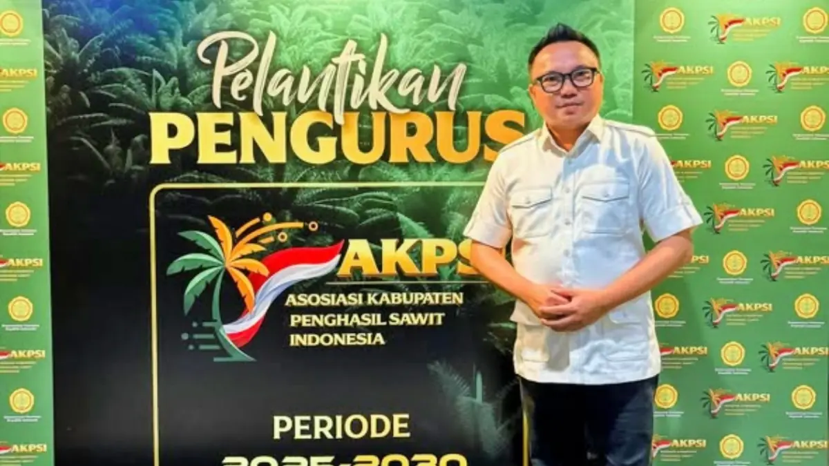 DILANTIK: Bupati Morut Delis Julkarson Hehi usai dilantik sebagai Ketua Harian AKPSI periode 2025-2030. (FOTO: ISTIMEWA/RADAR PALU)&nbsp;