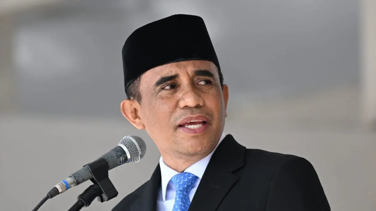Gubernur Sulteng Anwar Hafid pimpin upacara Hari Otonomi Daerah 2026 di Lapangan Pogombo, tekan OPD soal dampak program bagi rakyat.(Ro. Adpim Sulteng)