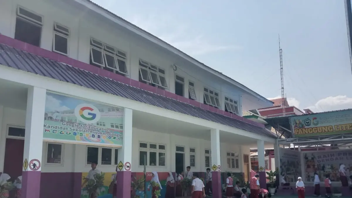 Suasana penerimaan murid baru tanpa tes calistung di SDN 5 Palu (Ade Safitri/Radar Palu)