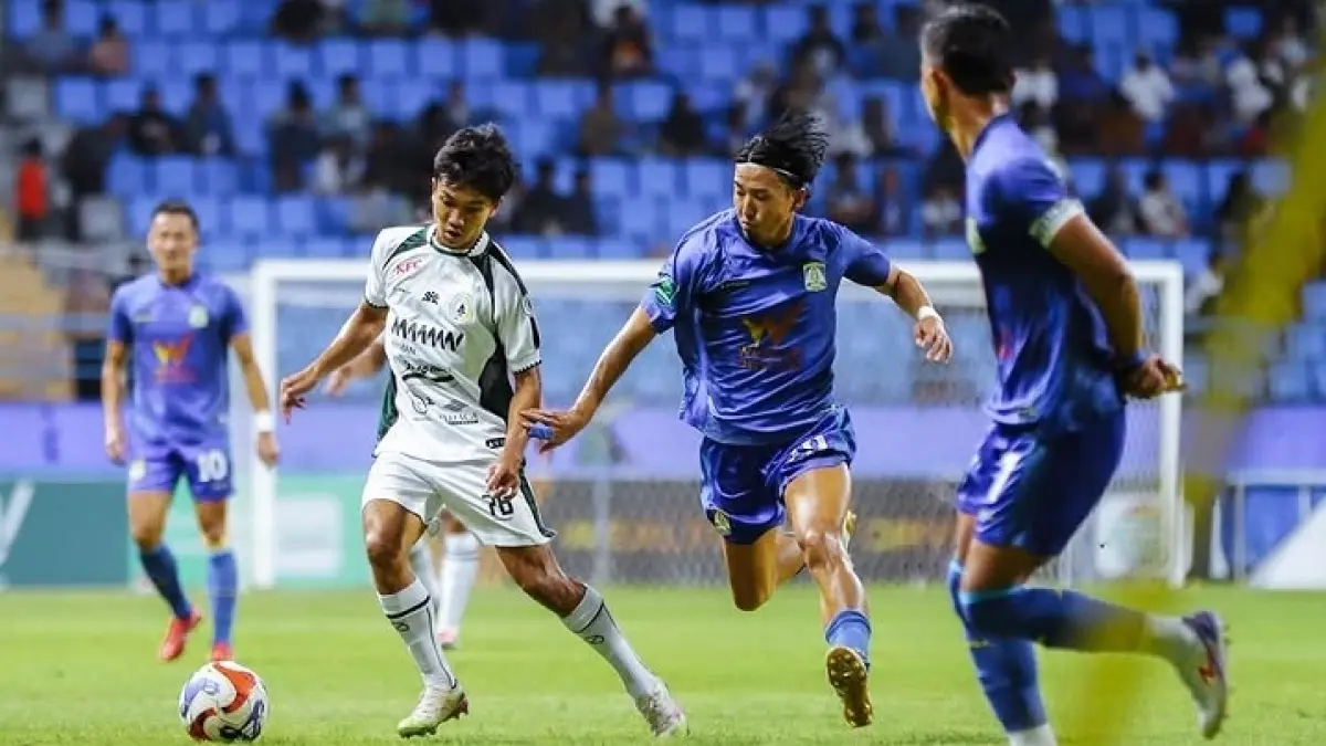 Tiket promosi ke kasta tertinggi Super League 2026/27 akan ditentukan hingga laga terakhir antara PSS Sleman, Persipura dan PS Barito Putera.(Instagram/@pssleman)
