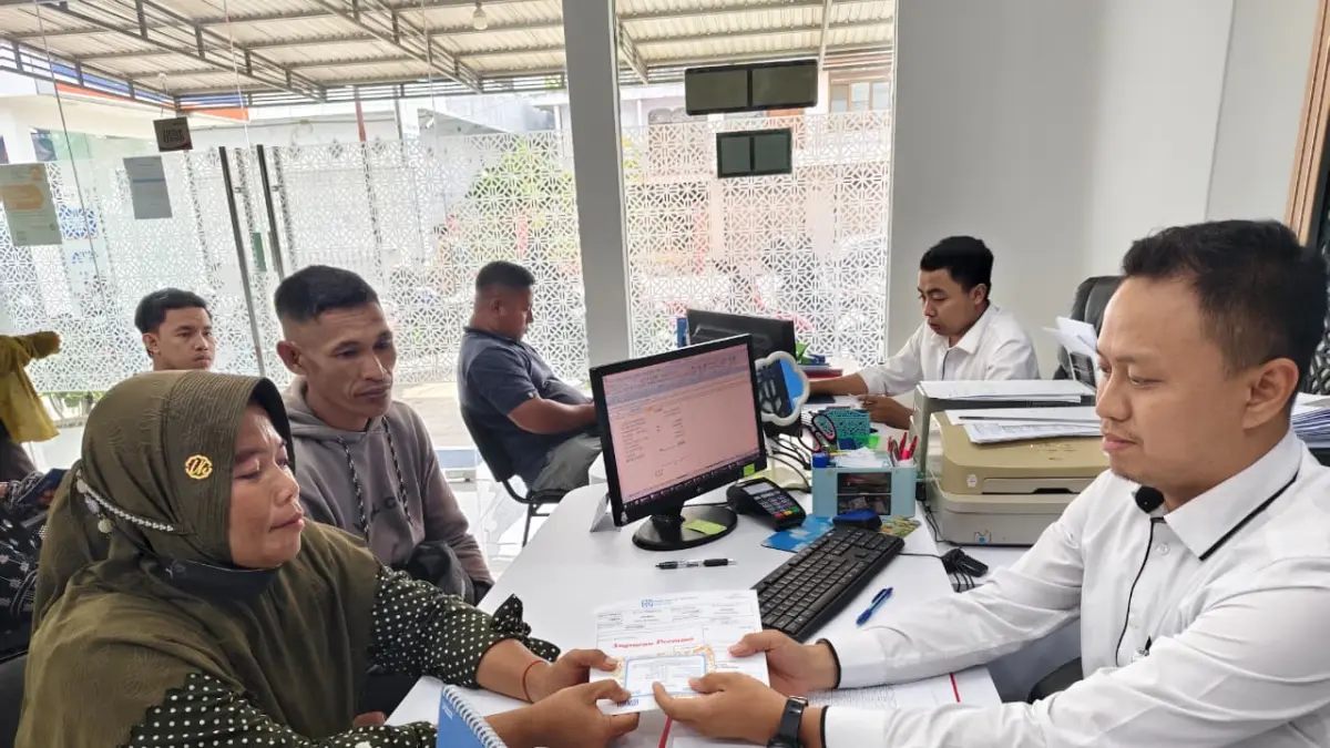 BRI KC Ampana terus memperkuat penyaluran kredit UMKM dan literasi keuangan untuk mendorong ekonomi masyarakat Tojo Una-Una.