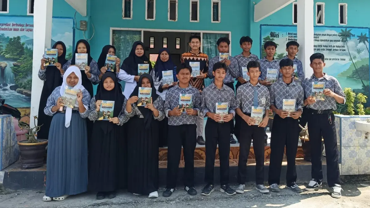 Kamus bergambar bahasa Dampelas resmi hadir di SMAN 1 Dampelas dan SMAN 2 Dampelas pada tanggal 29–30 April 2026.