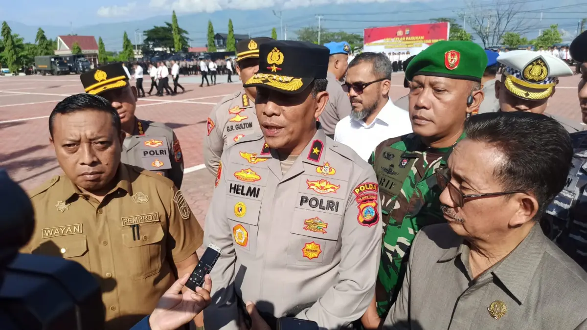 Wakapolda Sulteng Brigjen Pol Helmi Kwarta memberikan keterangan kepada awak media (doorstop) terkait larangan penimbunan BBM dan langkah penindakan yang dilakukan Polda Sulteng.
