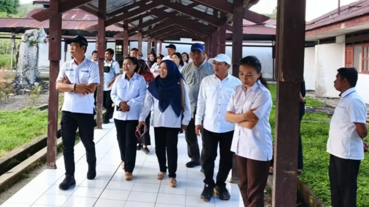 Rifki Anata Mustaqim meninjau fasilitas dan layanan lansia di PSTW Madago Tentena, Kabupaten Poso.(PPID Dinsos Sulteng)