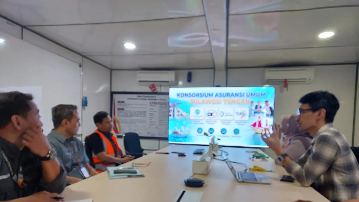 Konsorsium asuransi BUMN perkuat inklusi keuangan melalui kunjungan ke industri tambang emas di Palu.