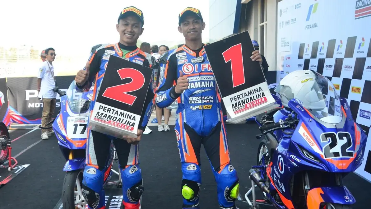 Pembalap Yamaha berhasil meraih kemenangan race sekaligus memimpin klasemen sementara Kejuaraan Nasional Mandalika Racing Series 2026.(Dok Yamaha)