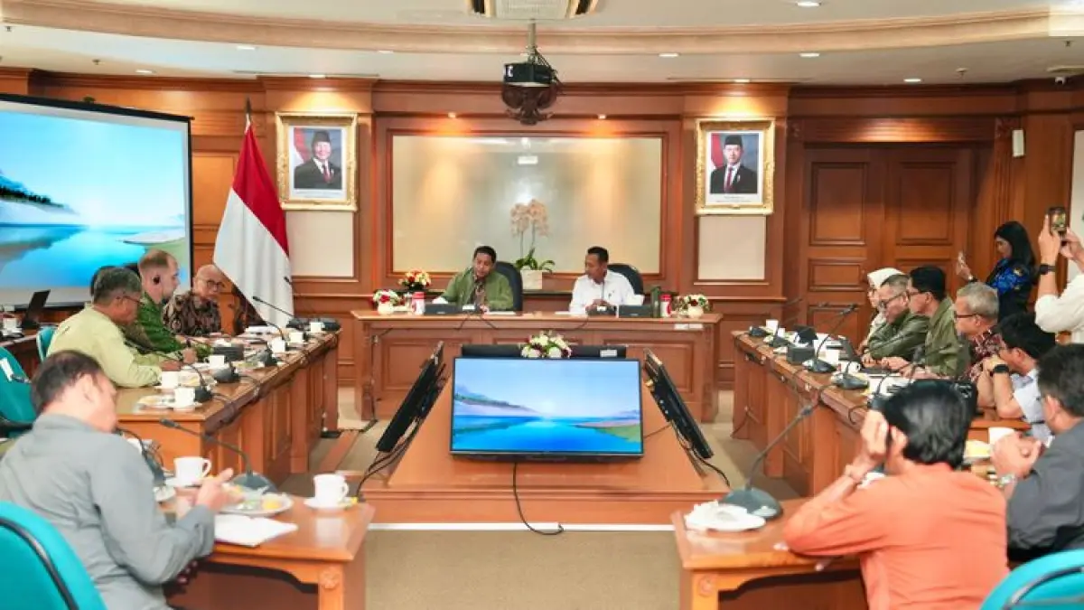 Rapat percepatan hutan adat di Kementerian Kehutanan, target 1,4 juta hektare dikejar untuk masyarakat hukum adat.(Kementerian kehutanan)