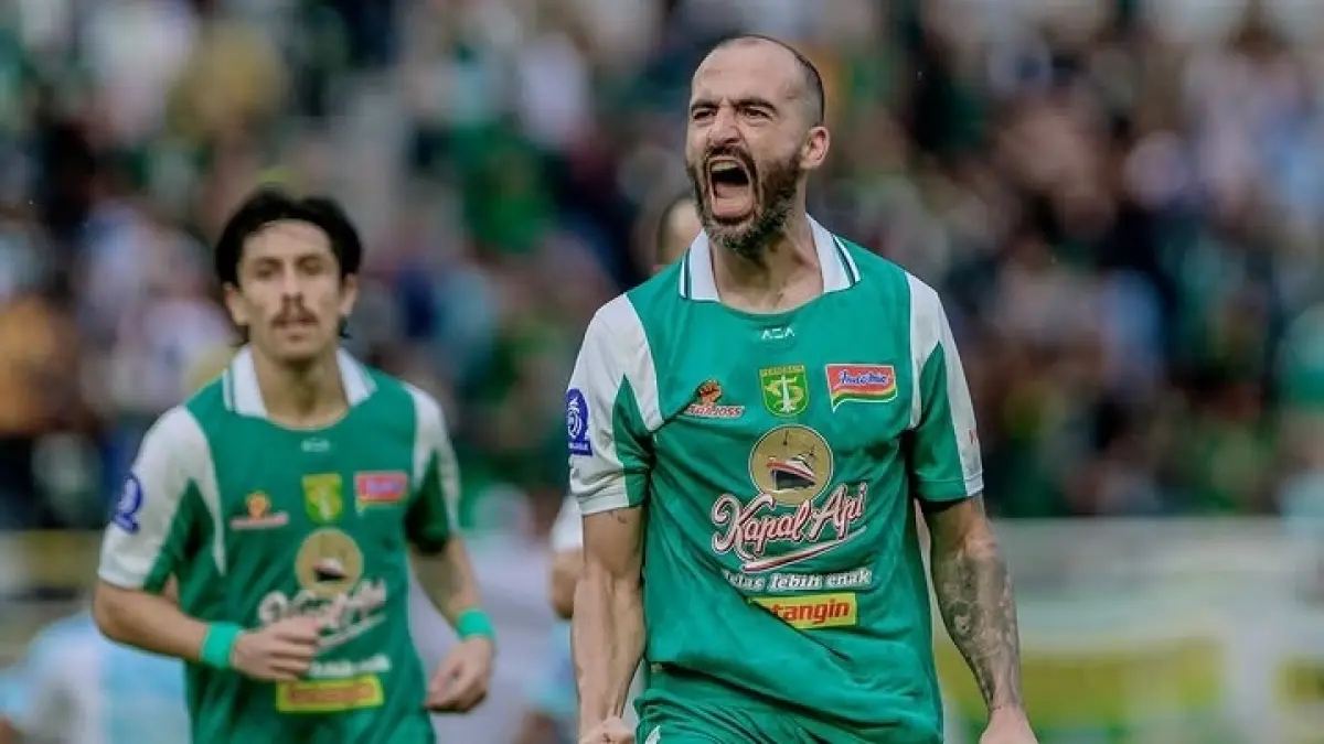 Milos Raickovic mencetak gol pembuka lewat sepakan keras dari luar kotak penalti yang tak mampu dibendung kiper lawan.