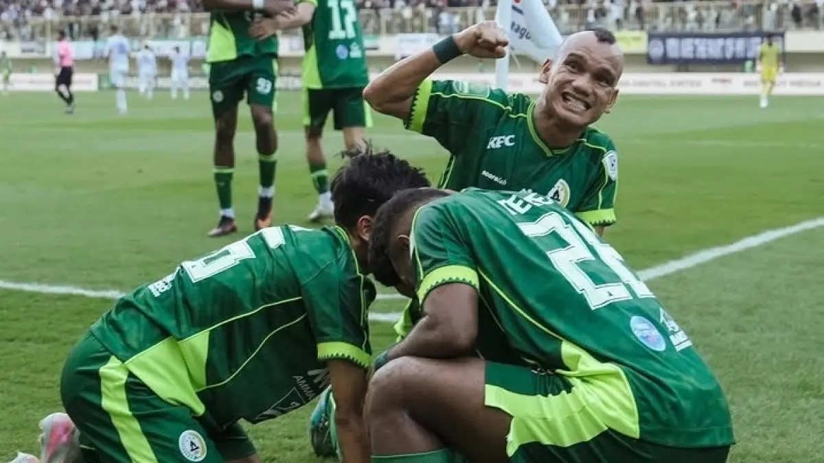 PSS Sleman promosi ke Super League musim 2026/2027 setelah menundukkan PSIS Semarang dengan skor 3-0, Minggu (3/5).(Instagram/@pssleman)