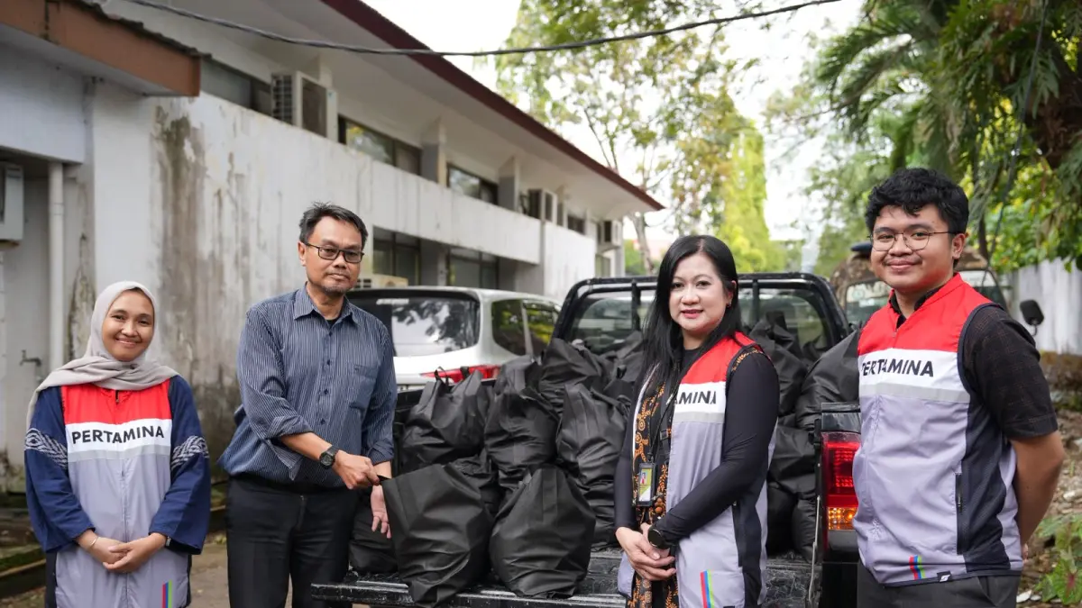 Menyambut peringatan Hari Buruh Internasional (May Day) 2026, PT Pertamina Patra Niaga Regional Sulawesi menyalurkan ratusan paket sembako kepada masyarakat pra sejahtera dan pekerja di Sulawesi Selatan.(Dokumentasi Pertamina)