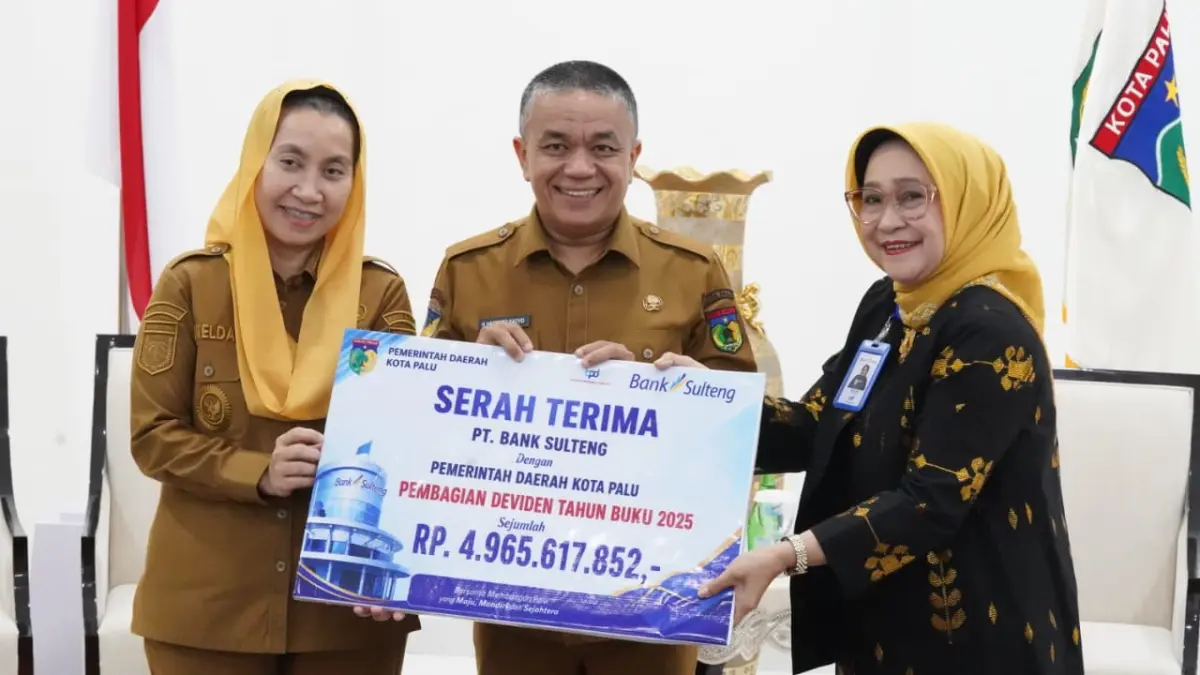 Penyerahan dividen dan dana CSR secara simbolis dari Bank Sulteng kepada Pemerintah Kota Palu berlangsung di Rumah Jabatan Wali Kota, Selasa (5/5/2026). 