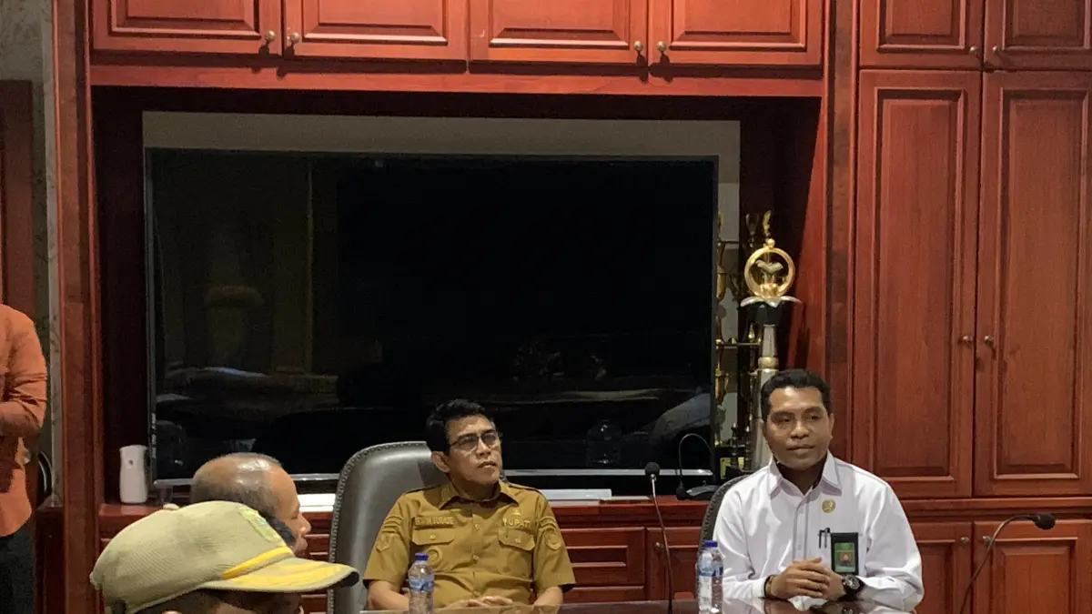 PERKUAT AKSES KEADILAN: Bupati Parigi Moutong H. Erwin Burase memimpin penandatanganan Nota Kesepakatan antara Pemkab Parigi Moutong dan Pengadilan Agama Parigi, Senin (4/5/2026).FOTO: ISTIMEWA/RADAR PALU).



