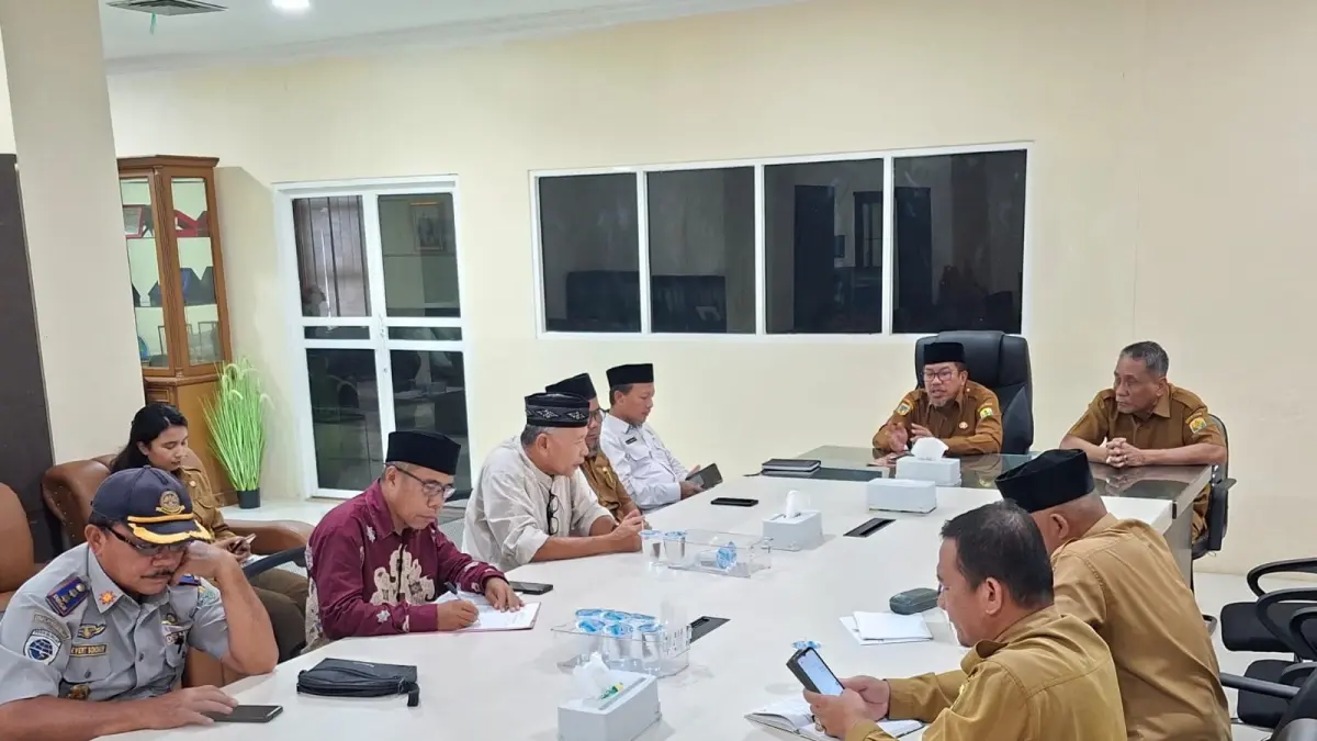 RAKOR:  Wabup Buol Moh. Nasir Daimaroto, memimpin jalannya rakor persiapan salat Idul Adha, Selasa (5/5/2026)..(FOTO Dinas Kominfo Buol/RADAR PALU). 