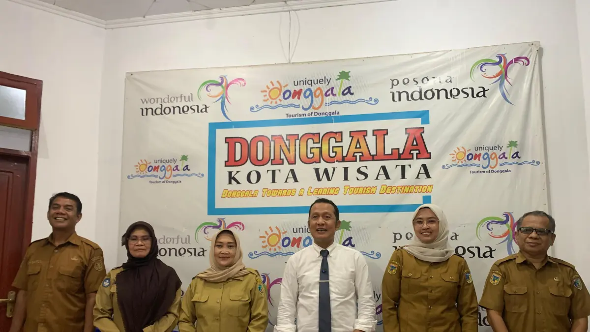 SAMPAIKAN : Dinas Pariwisata saat memberikan keterangan seputar rekomendasi objek wisata di Kabupaten Donggala jelang hari raya Idul Fitri 2026 lalu.(FOTO: UJANG SUGANDA/RADAR PALU).