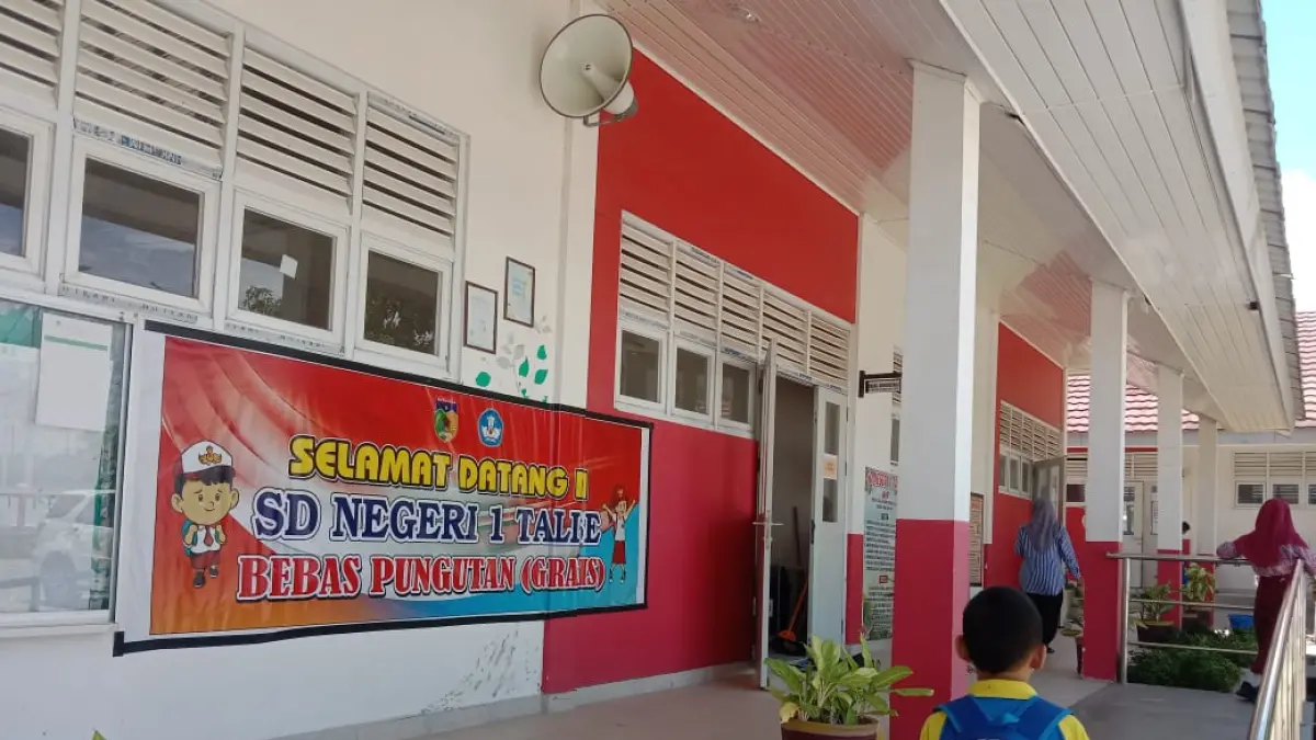 SDN 1 Talise mendapatkan antusias dari warga pendaftar. (Ade Safitri/Radar Palu)