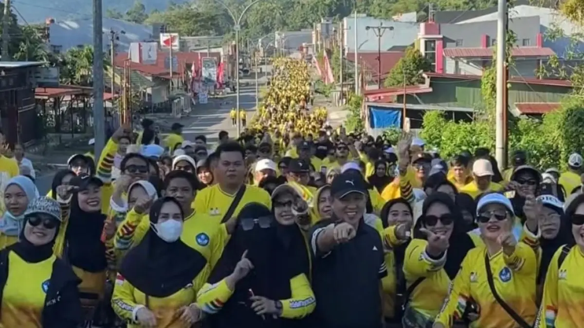 BRI Cabang Morowali turut memeriahkan peringatan Hari Pendidikan Nasional 2026 melalui kegiatan jalan santai dan senam bersama di Alun-alun Rujab Bupati Morowali.