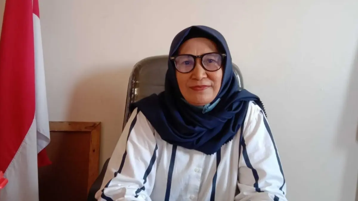 Rosni saat memberikan keterangan terkait program penguatan ekstrakurikuler siswa di tengah keterbatasan anggaran sekolah, Jumat (8/5/2026)