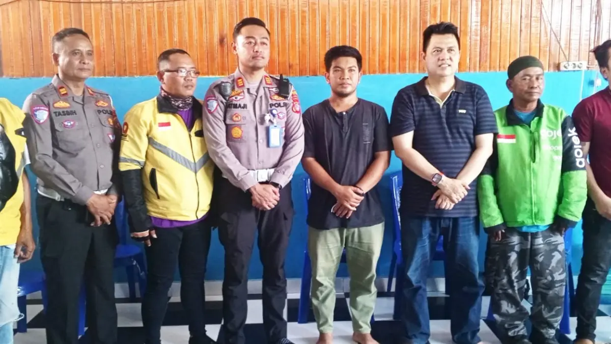 MEDIASI: Polresta Palu memdiasi pertemuan dengan komunitas dan keluarga pengemudi ojol.(FOTO: ISTIMEWA/RADAR PALU).  