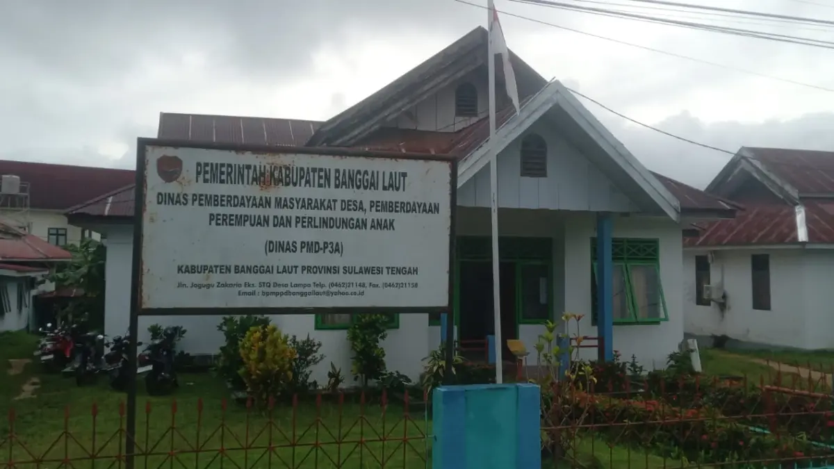  KANTOR: Inilah kantor Dinas Pemberdayaan Masyarakat dan P3A, Kabupaten Banggai Laut.(FOTO: ISTIMEWA/RADAR PALU). 