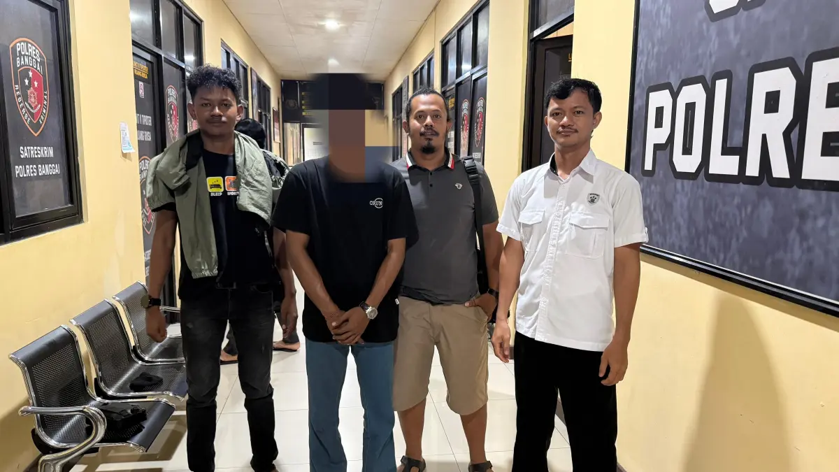 MENANGKAP: Polisi berhasil menangkap pencuri peralatan bengekel.(FOTO: NENDRA PRASETYA/RADAR PALU).