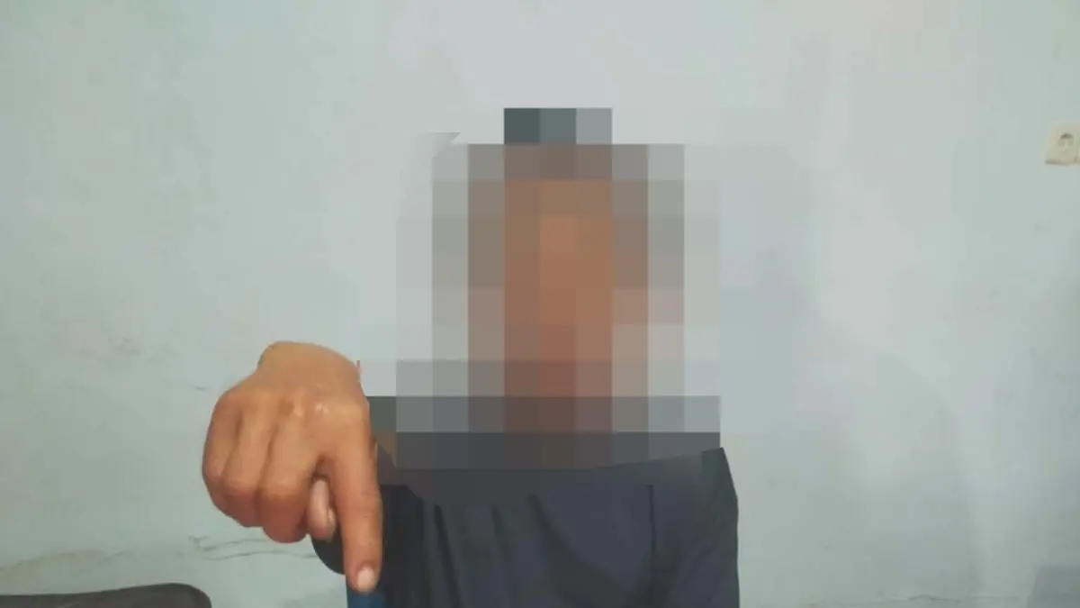 NARKOBA: Satresnarkoba Polres Parigi Moutong mengamankan seorang pria berinisial LK alias Rido bersama barang bukti delapan paket sabu seberat 2,83 gram di Desa Tanampedagi, Kecamatan Ampibabo, Sabtu (9/5/2026).(FOTO: RAHMAT FADHIL/RADAR PALU)