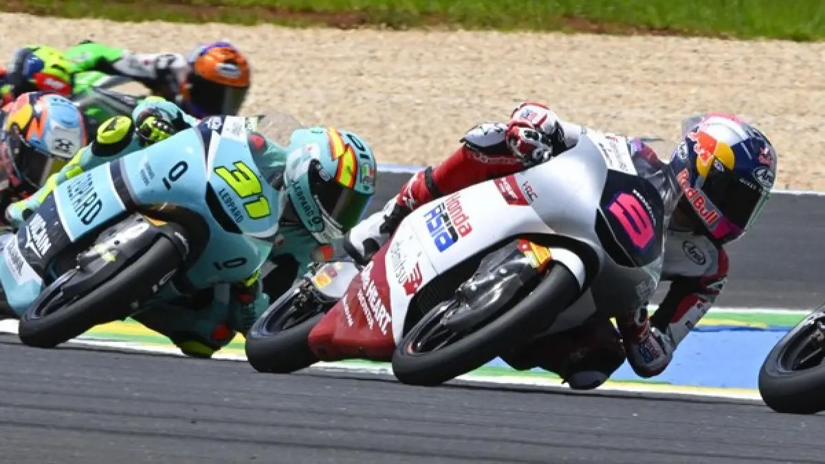 Pebalap Indonesia Veda Ega Pratama bersiap menghadapi Moto3 GP Prancis 2026 di Le Mans.