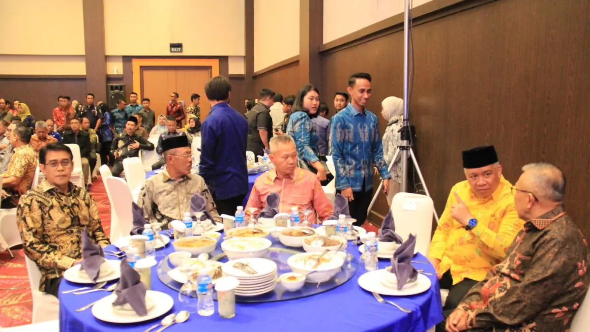 SINERGI: Bupati Parigi Moutong H. Erwin Burase menghadiri penyambutan dan ramah tamah Kepala Kejaksaan Tinggi Sulawesi Tengah Zullikar Tanjung di Hotel Santika Palu, Rabu malam (6/5/2026).(FOTO: RAHMAT FADHIL/RADAR PALU).