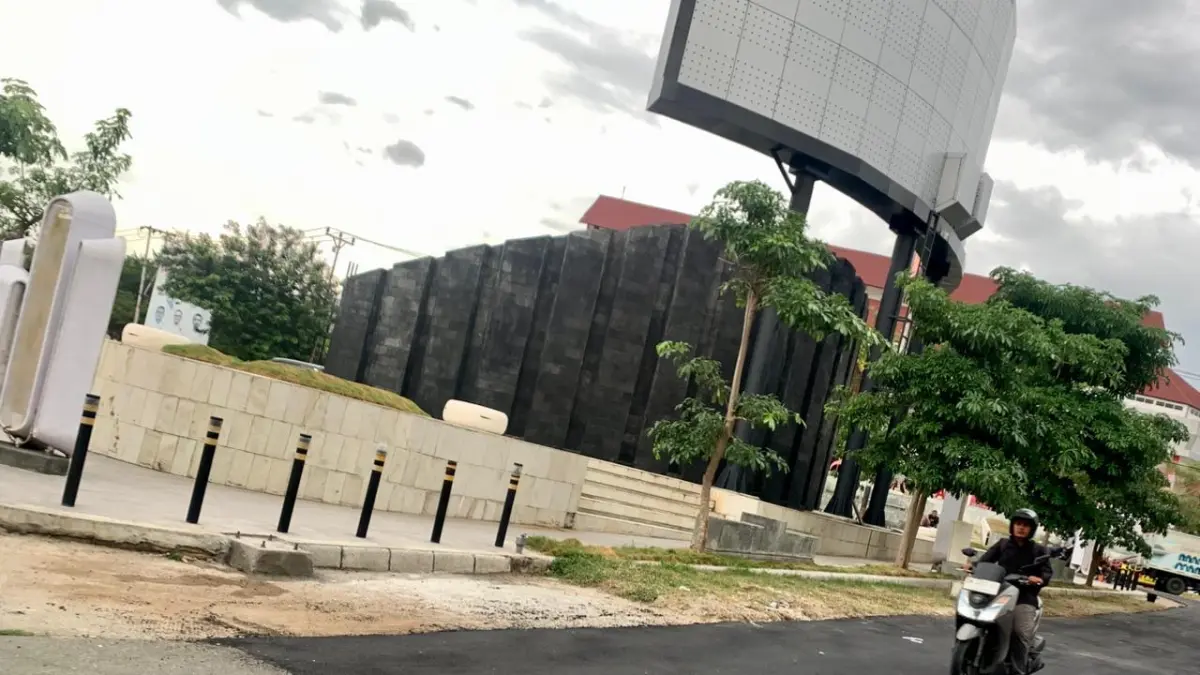 SUDAH DIBUKA: Jalan Penghubung Jalan Hang Tuah dan Yos Sudarso kini telah dibuka dan telah diaspal mulus oleh Dinas PU. FOTO: ANDIKA NUR HIKMAH/ RADAR PALU