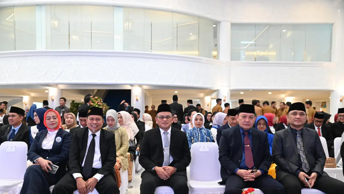 MENGHADIRI: Sekretaris DPRD Sulteng], Moh. Sadly Lesnusa menghadiri pelantikan dan pengambilan sumpah jabatan Pejabat Tinggi Pimpinan Pratama serta Pejabat Fungsional di lingkup Pemerintah Provinsi Sulawesi Tengah, Senin (11/5/2026).(FOTO: HUMAS DPRD SULTENG/RADAR PALU)&nbsp;