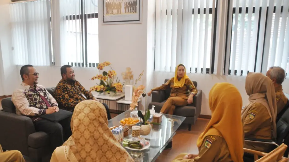 Wakil Wali Kota Palu Imelda Liliana Muhidin menerima kunjungan ANRI membahas penerapan Aplikasi SRIKANDI. (Humas Pemkot Palu)