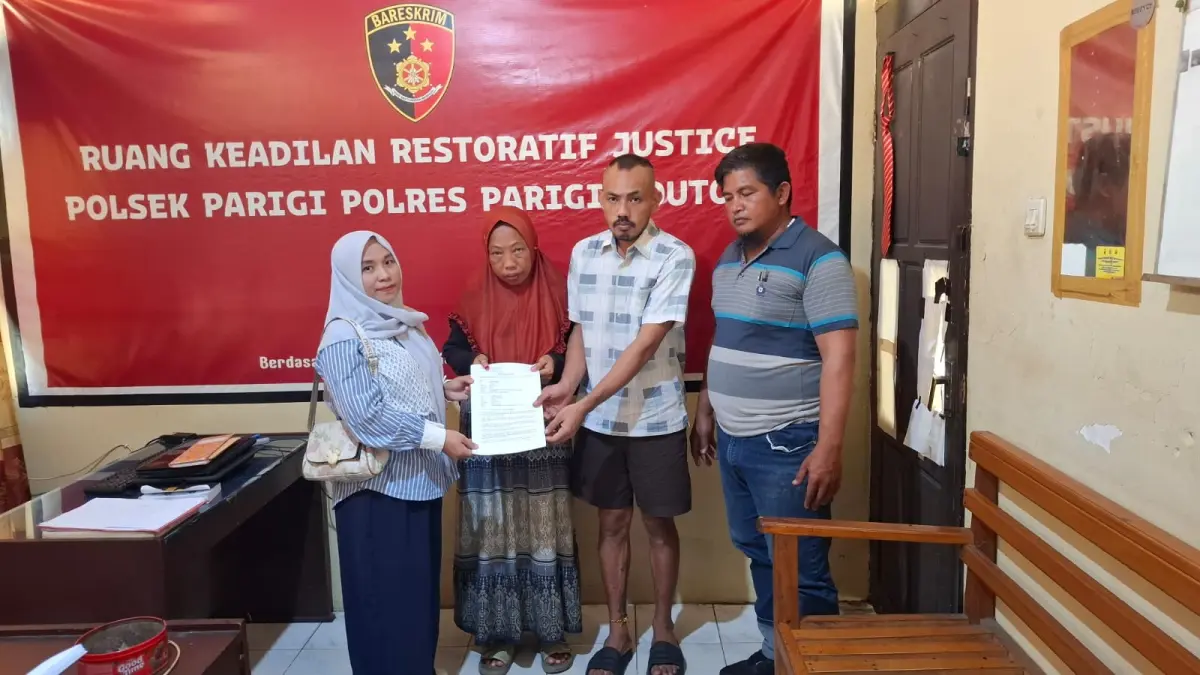 HUMANIS: Proses mediasi antara pelapor dan terduga pelaku kasus pencurian berlangsung di Ruang Restorative Justice Unit Reskrim Polsek Parigi, Selasa (12/5/2026).(FOTO: ISTIMEWA/RADAR PALU).&nbsp;