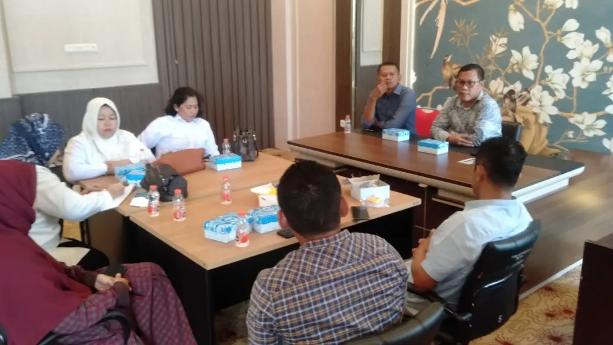 SILATURAHMI: Enam anggota DPRD Kabupaten Tolitoli, menyempatkan waktu bersilaturrahim ke Fraksi PKS DPRD Sulteng, Selasa (12/5/2026).(FOTO: HUMAS FRAKSI PKS DPRD SULTENG/RADAR PALU) 