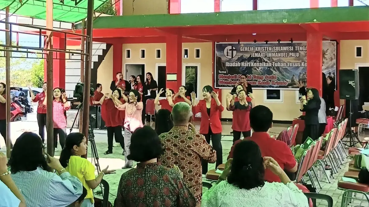 Suasana ibadah kenaikan Tuhan Yesus Kristus GKST Immanuel Palu, di lapangan tembak Mako Brimob Sigi, Kamis (14/5/2026).(Rony Sandhi/ Radar Palu)
