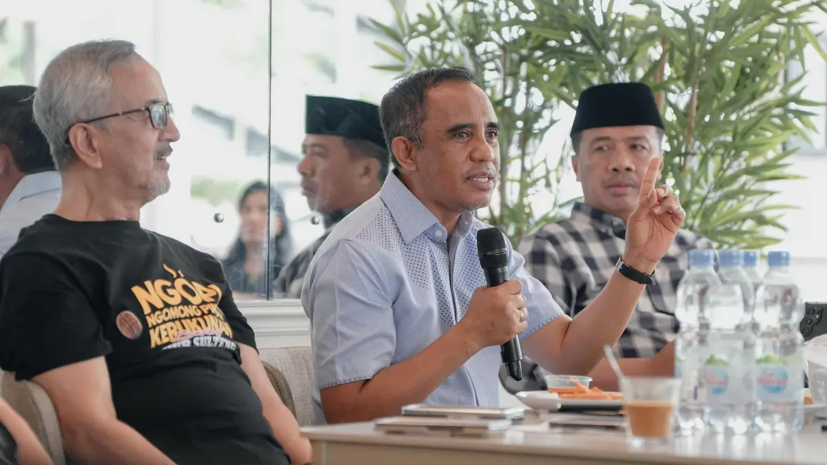 Suasana Ngobrol Pintar FKUB Sulawesi Tengah di Palu bersama tokoh lintas agama dan Gubernur Anwar Hafid. Forum membahas spiritualitas dan toleransi dalam pembangunan daerah.(Pemprov Sulteng)