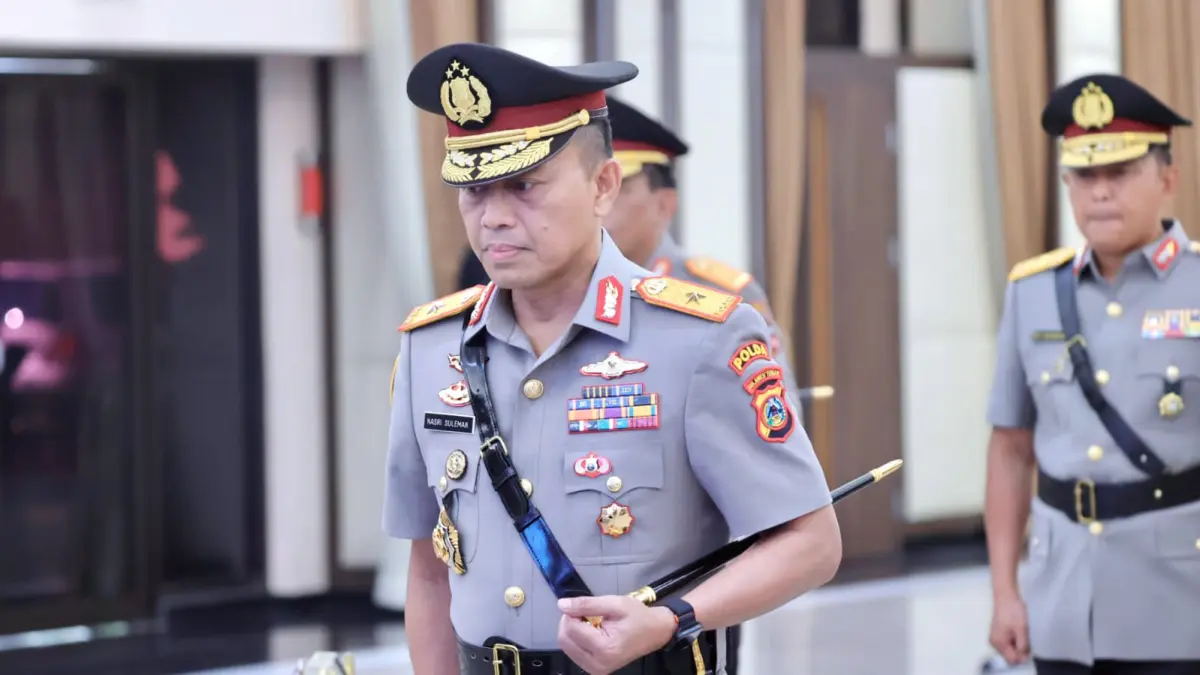 Kapolri Jenderal Polisi Listyo Sigit Prabowo melantik Brigjen Pol. Nasri sebagai Kapolda Sulawesi Tengah dalam upacara serah terima jabatan di Aula Rupatama Mabes Polri, Jakarta, Minggu (17/5/2026).