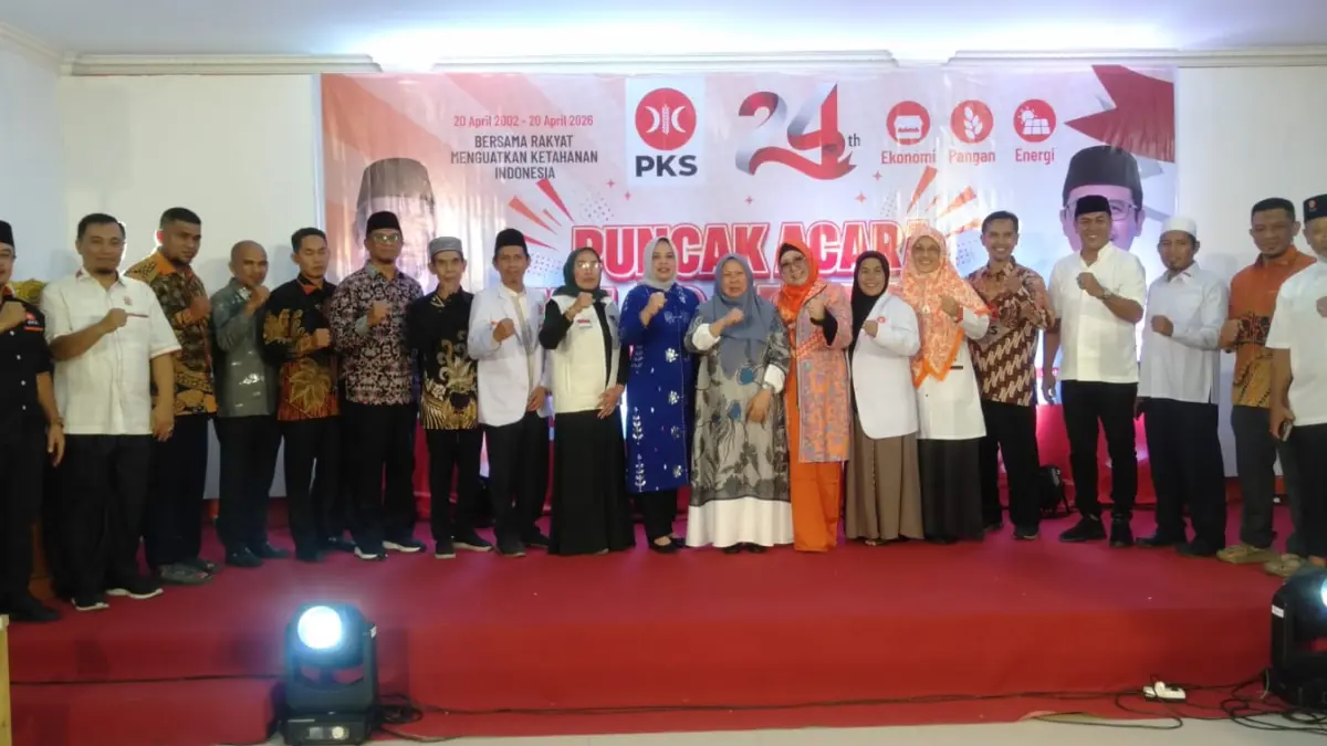 MILAD: Puncak Milad PKS dihadiri Wagub Sulteng, dr Hj Reny Lamadjido, Kepala Kesbangpol Sulteng, Dr Rahman Ansyari, pimpinan parpol koalisi Berani, ketua-ketua Ormas, organisasi kewanitaan dan organisasi kepemudaan.(FOTO: HUMAS PKS SULTENG/RADAR PALU).