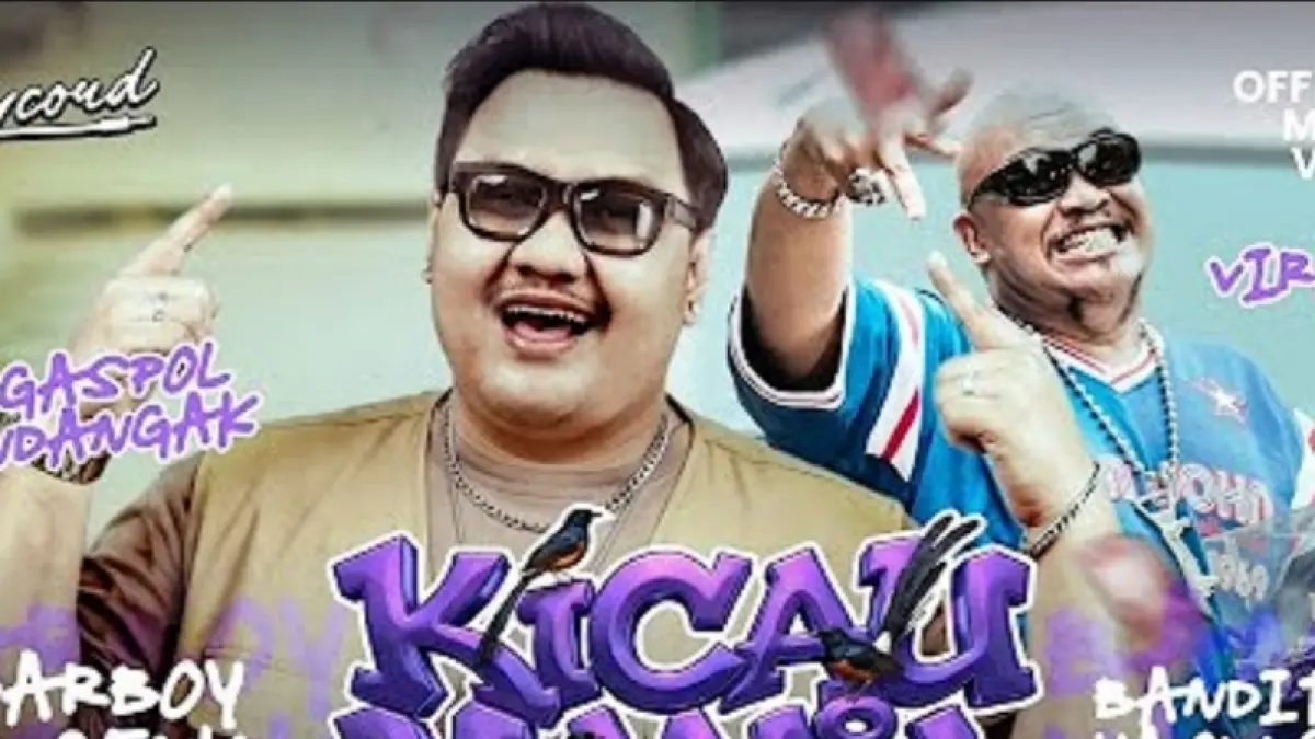 Ndarboy Genk dan Banditoz Yaow 86 saat membawakan lagu Kicau Mania yang viral di media sosial. (Tangkapan layar youtube)