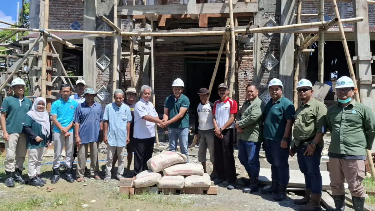 PT Lestari Tani Teladan (PT LTT) menyalurkan bantuan material bangunan guna mendukung percepatan pembangunan Masjid An-Nur di Desa Lalundu, Kecamatan Rio Pakava.