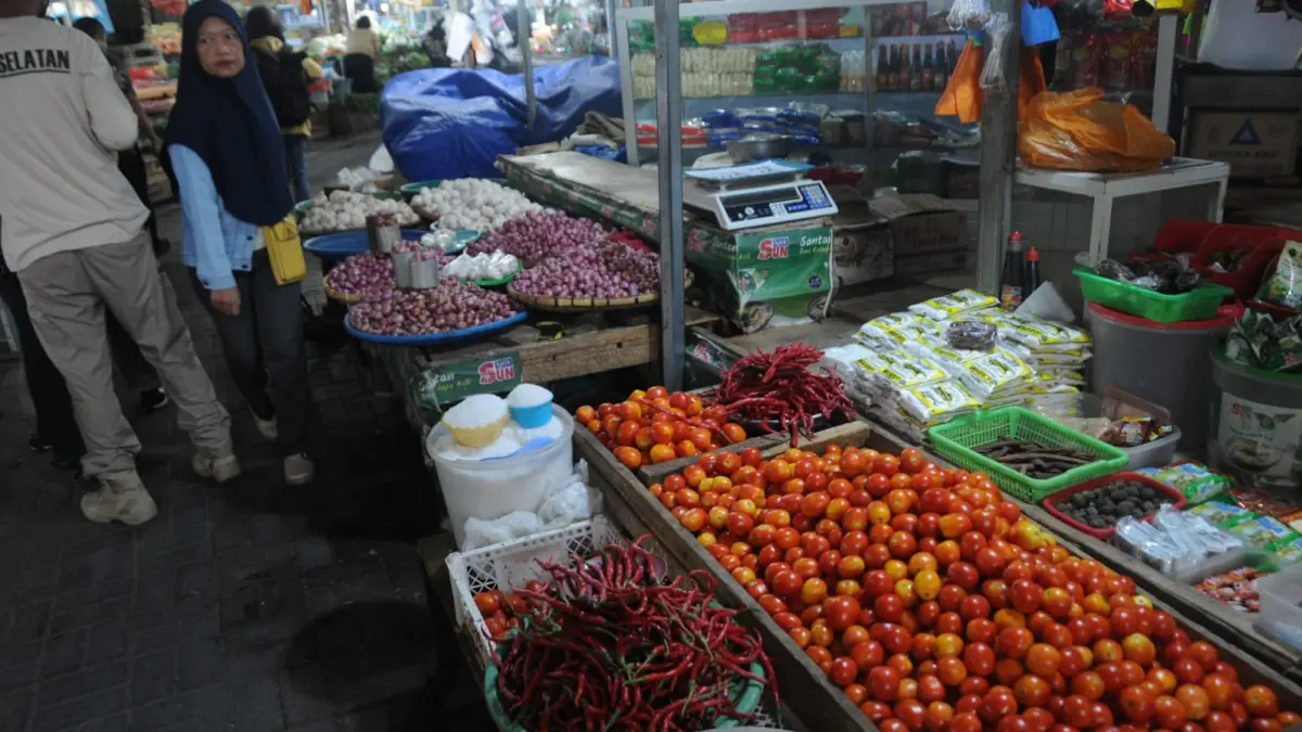 Sejumlah kebutuhan pokok di Kota Palu mengalami kenaikan harga, khususnya rica dan tomat.(Mugni Supardi)
