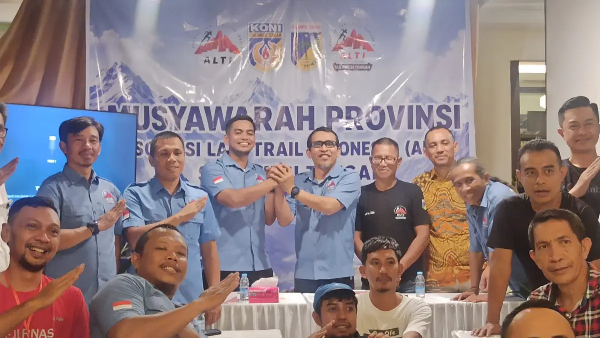 Pengurus Asosiasi Lari Trail Indonesia (ALTI) Sulawesi Tengah foto bersama usai Musyawarah Provinsi (Musprov) yang menetapkan Hari Akbar sebagai Ketua ALTI Sulteng masa bakti 2026-2030 di Palu.