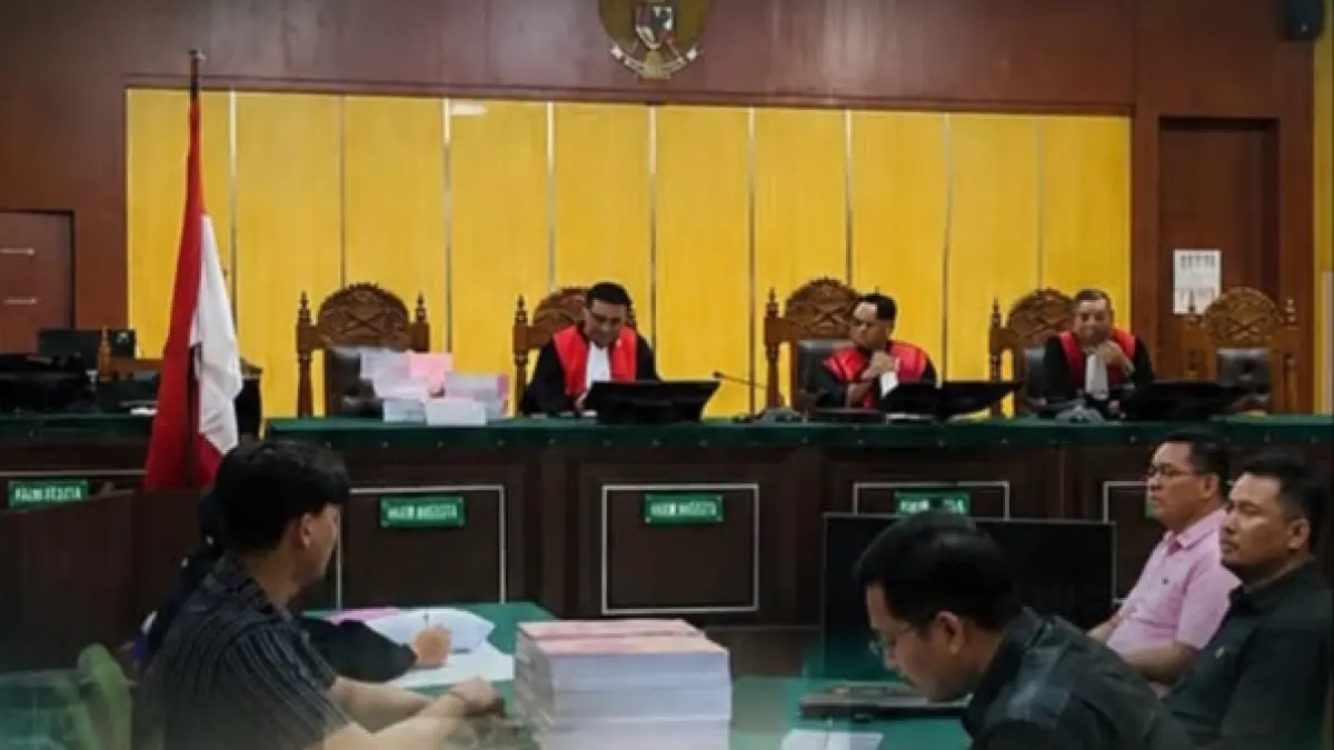 Suasana sidang pembacaan tuntutan perkara dugaan tindak pidana korupsi dana penyertaan modal Perumda Kota Palu Tahun 2023-2024 di Pengadilan Negeri Tipikor Palu, Jumat (22/5/2026).