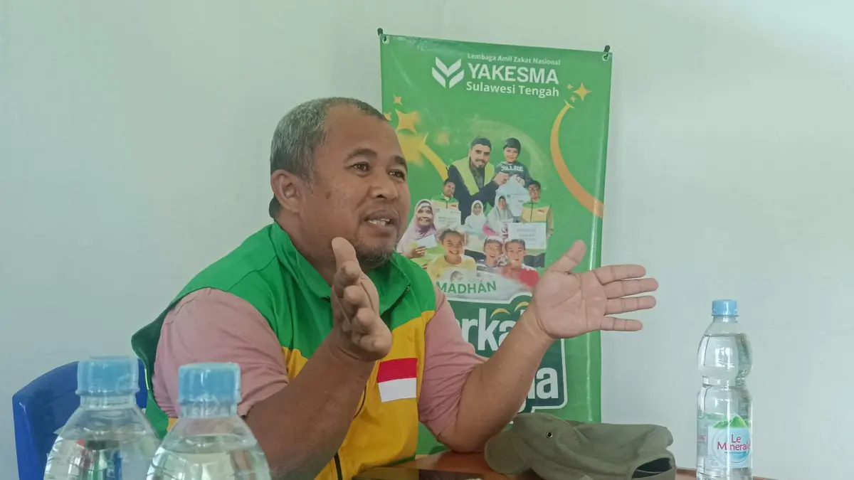 UNGKAP:  Kepala cabang Yakesma Sulteng, Haris Anwar saat mengungkapkan soal program Kurban Bahagia di Kantor Yakesma Sulteng pada Kamis (22/5/2026).(APY/RADAR PALU)