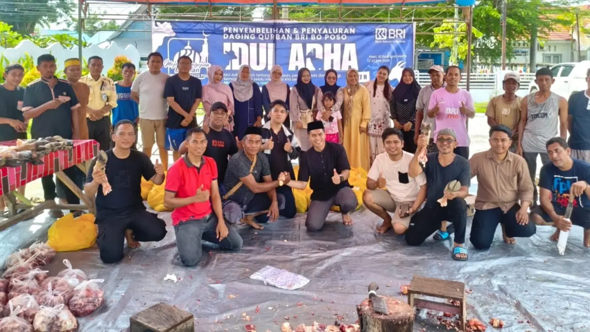 BRI KC Poso bersama kelompok nasabah menyalurkan 5 sapi dan 1 kambing kurban kepada masyarakat Kabupaten Poso dalam semangat Iduladha 1447 H.