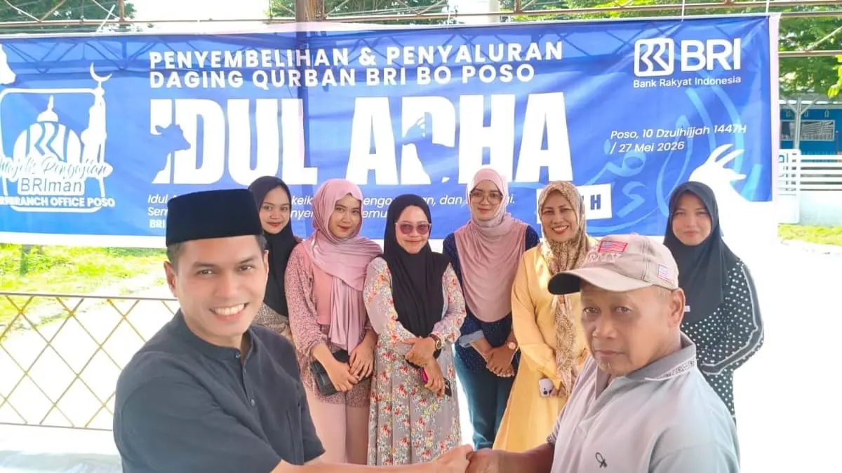 BRI KC Poso bersama kelompok nasabah menyalurkan 5 sapi dan 1 kambing kurban kepada masyarakat Kabupaten Poso dalam semangat Iduladha 1447 H.